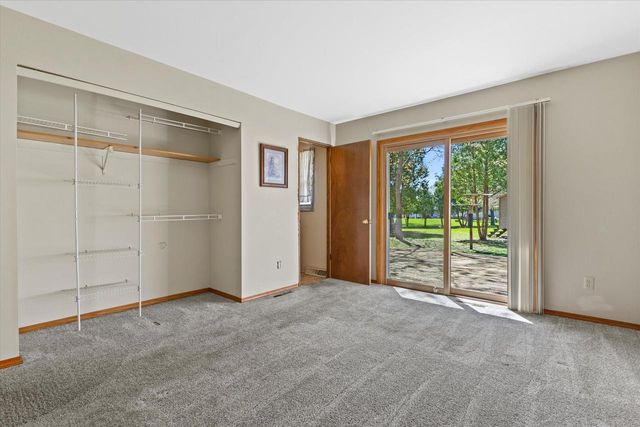 287 Wilson AVENUE, Dousman, WI 53118