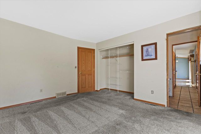 287 Wilson AVENUE, Dousman, WI 53118