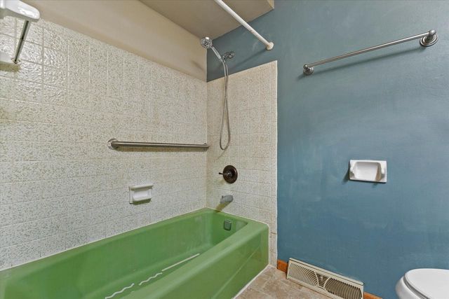 287 Wilson AVENUE, Dousman, WI 53118