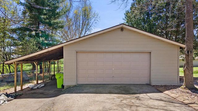 287 Wilson AVENUE, Dousman, WI 53118