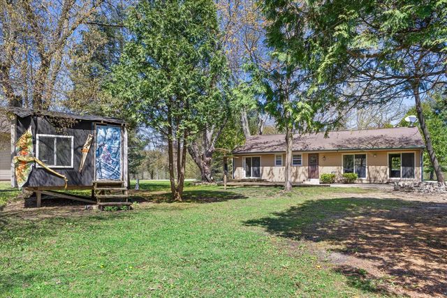 287 Wilson AVENUE, Dousman, WI 53118