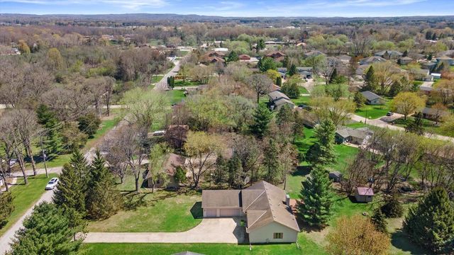 287 Wilson AVENUE, Dousman, WI 53118