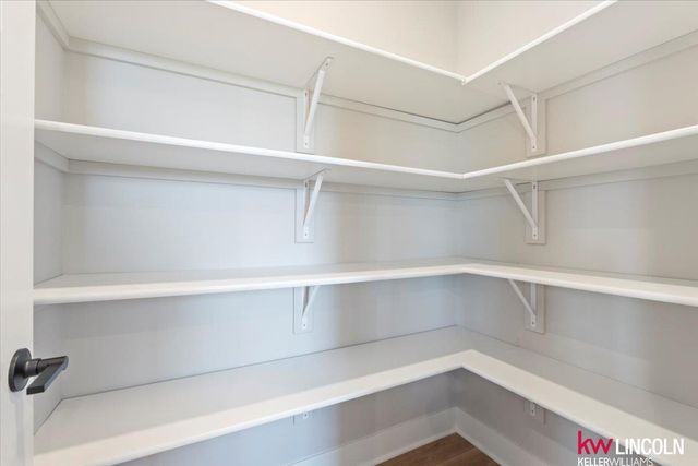 7240 N 9th Street, Lincoln, NE 68521