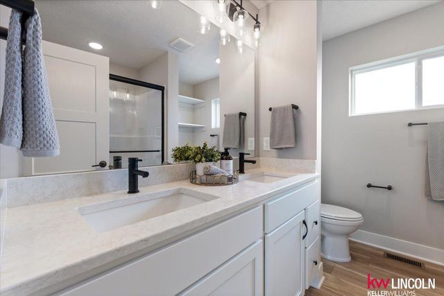 7240 N 9th Street, Lincoln, NE 68521