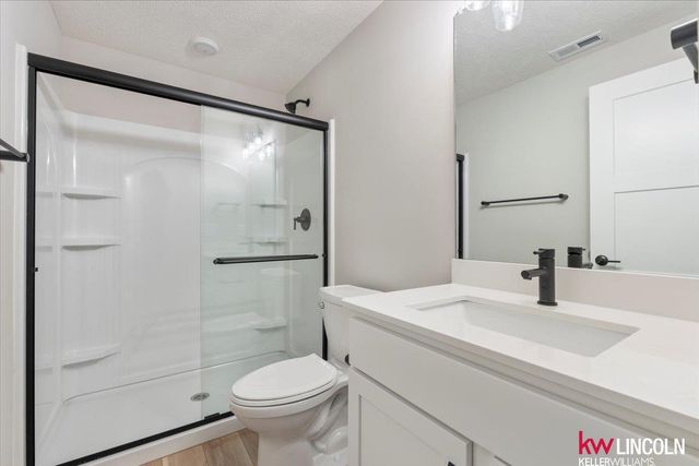 7240 N 9th Street, Lincoln, NE 68521