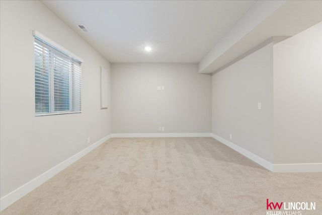 7240 N 9th Street, Lincoln, NE 68521