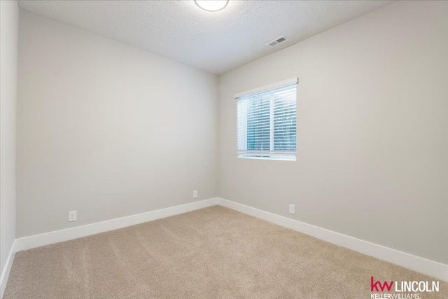 7240 N 9th Street, Lincoln, NE 68521