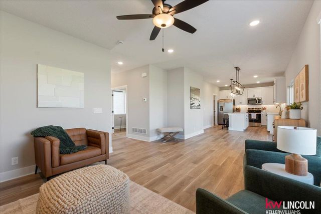 7240 N 9th Street, Lincoln, NE 68521