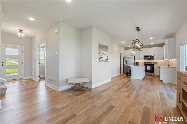 7240 N 9th Street, Lincoln, NE 68521