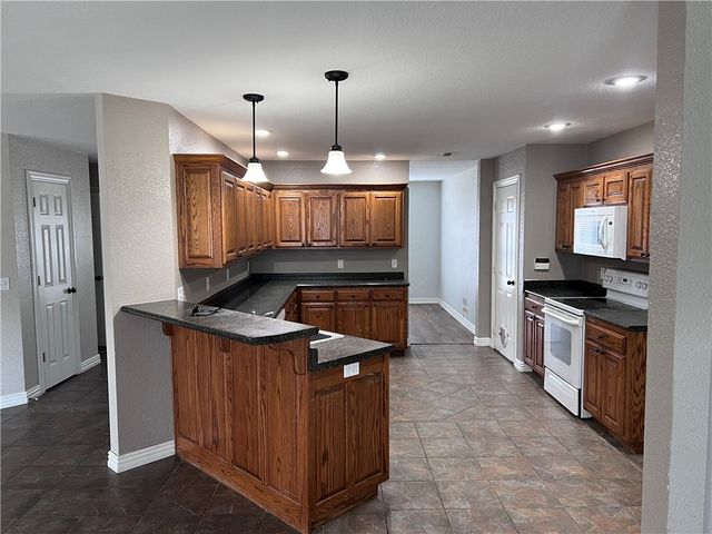 5563 E Antlers Court, Fayetteville, AR 72701