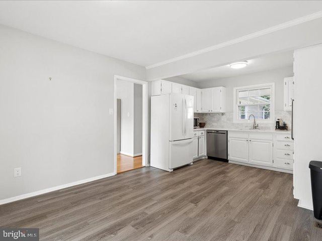4133 POINT HOLLOW LN, Fairfax, VA 22033