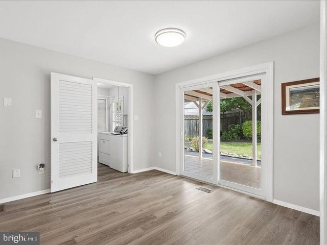 4133 POINT HOLLOW LN, Fairfax, VA 22033