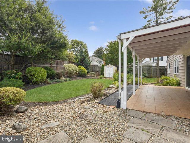 4133 POINT HOLLOW LN, Fairfax, VA 22033