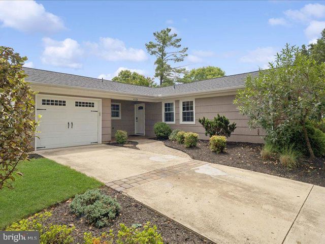 4133 POINT HOLLOW LN, Fairfax, VA 22033