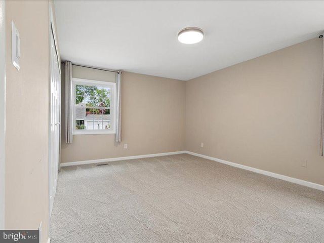 4133 POINT HOLLOW LN, Fairfax, VA 22033