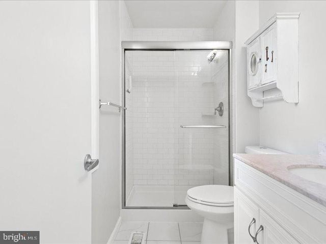 4133 POINT HOLLOW LN, Fairfax, VA 22033