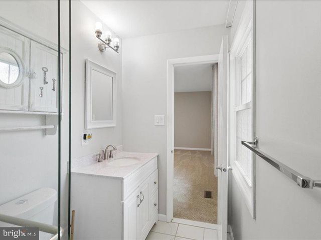 4133 POINT HOLLOW LN, Fairfax, VA 22033