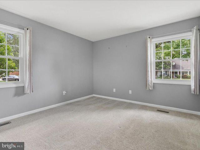 4133 POINT HOLLOW LN, Fairfax, VA 22033