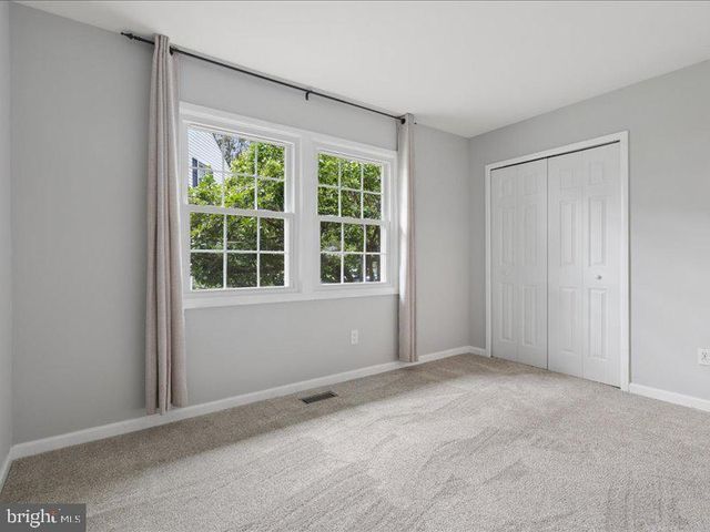 4133 POINT HOLLOW LN, Fairfax, VA 22033