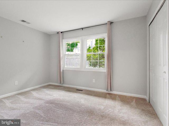 4133 POINT HOLLOW LN, Fairfax, VA 22033