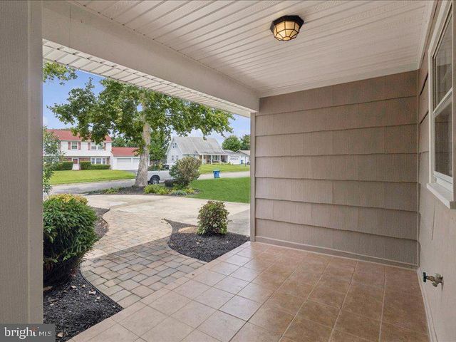 4133 POINT HOLLOW LN, Fairfax, VA 22033