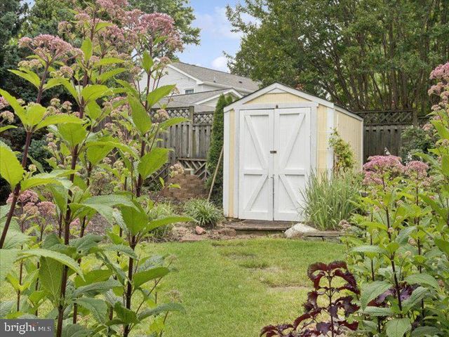 4133 POINT HOLLOW LN, Fairfax, VA 22033