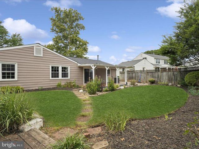 4133 POINT HOLLOW LN, Fairfax, VA 22033