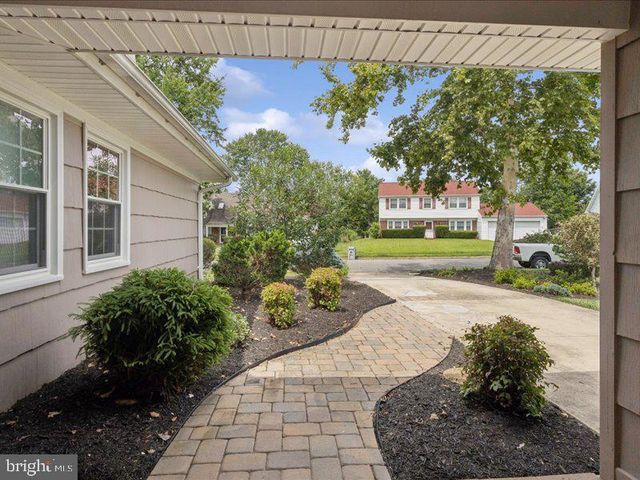 4133 POINT HOLLOW LN, Fairfax, VA 22033