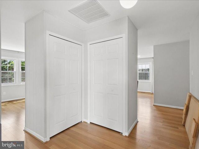 4133 POINT HOLLOW LN, Fairfax, VA 22033