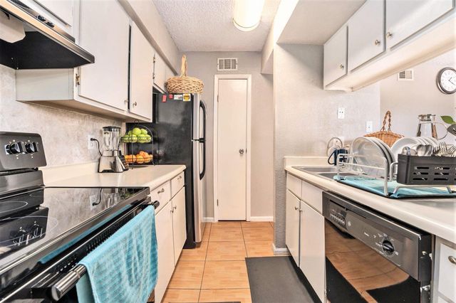 1500 Bay Area Boulevard 424, Houston, TX 77058