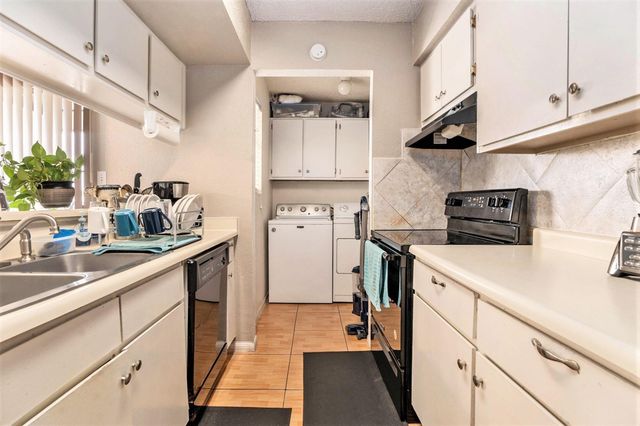 1500 Bay Area Boulevard 424, Houston, TX 77058