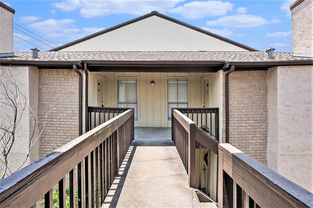 1500 Bay Area Boulevard 424, Houston, TX 77058