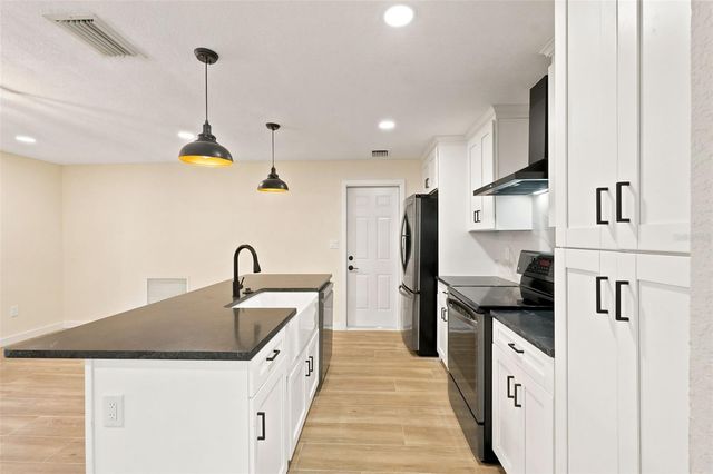 4700 CHANCELLOR STREET NE, St Petersburg, FL 33703