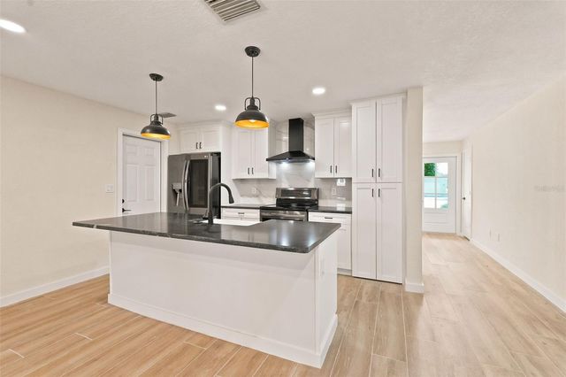 4700 CHANCELLOR STREET NE, St Petersburg, FL 33703