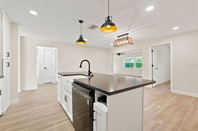4700 CHANCELLOR STREET NE, St Petersburg, FL 33703