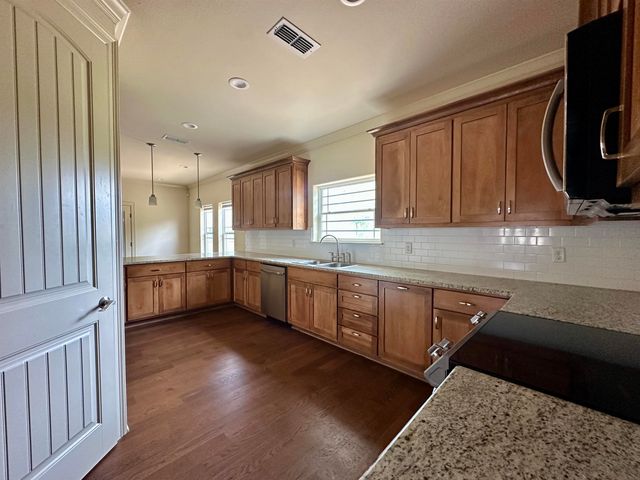 156 Terra LN, Longview, TX 75605