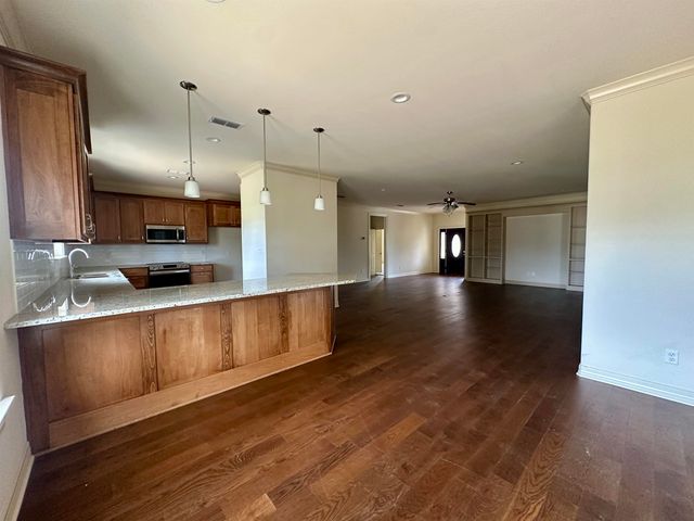 156 Terra LN, Longview, TX 75605