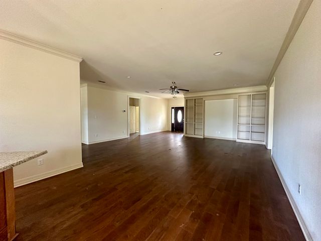 156 Terra LN, Longview, TX 75605