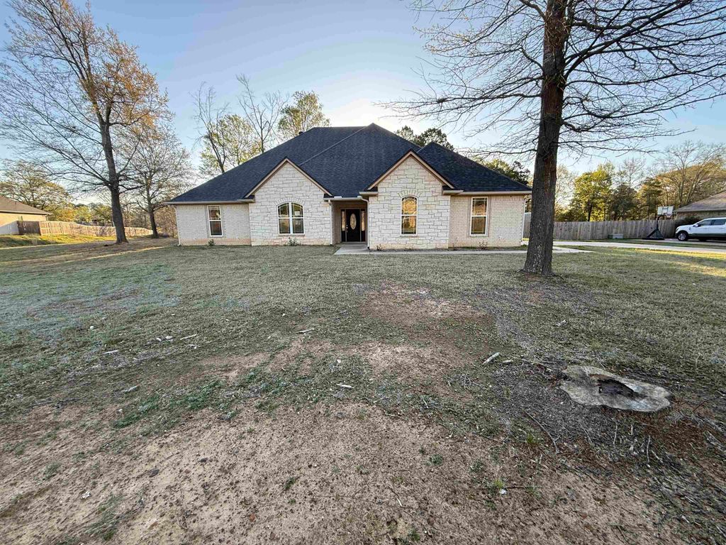 156 Terra LN, Longview, TX 75605