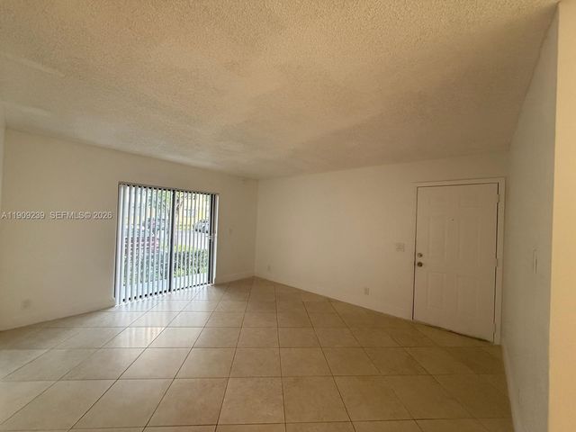 523 Trace Circle 105, Deerfield Beach, FL 33441