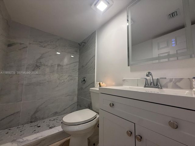 523 Trace Circle 105, Deerfield Beach, FL 33441