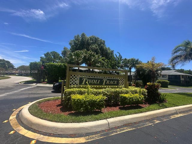 523 Trace Circle 105, Deerfield Beach, FL 33441