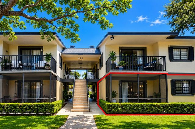 523 Trace Circle 105, Deerfield Beach, FL 33441