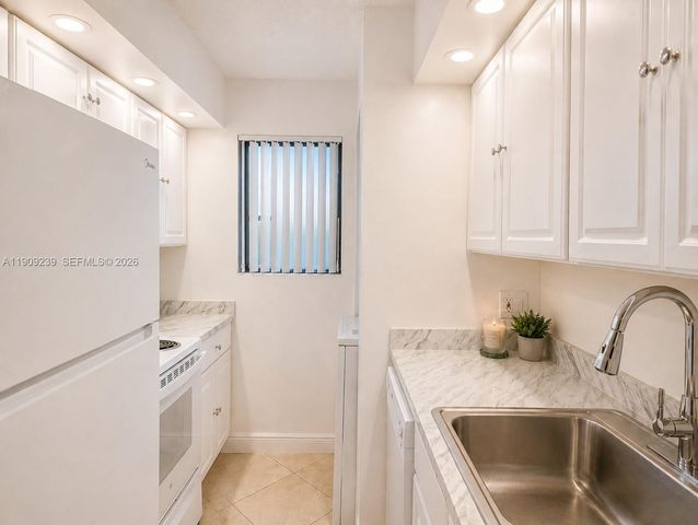 523 Trace Circle 105, Deerfield Beach, FL 33441