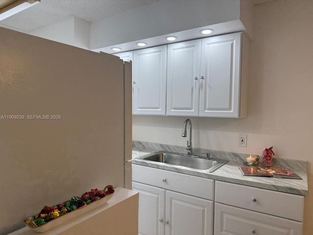 523 Trace Circle 105, Deerfield Beach, FL 33441