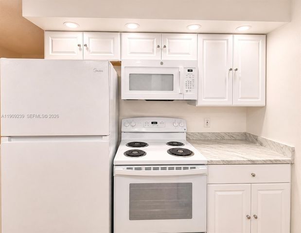 523 Trace Circle 105, Deerfield Beach, FL 33441