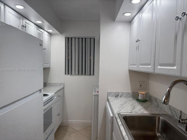523 Trace Circle 105, Deerfield Beach, FL 33441