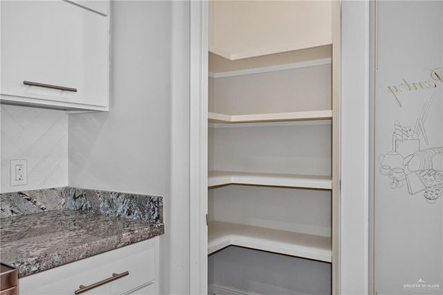 1425 W Franklin Avenue, Alton, TX 78573