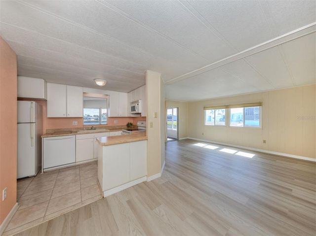 109 LAKEVIEW DRIVE, North Port, FL 34287