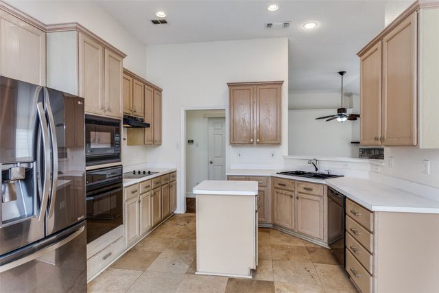 7628 Arbor Ridge Court, Fort Worth, TX 76112